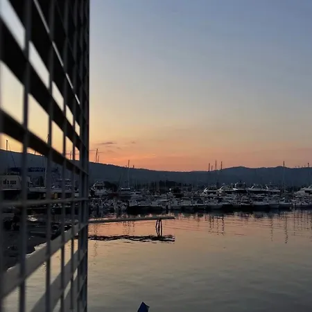 Faraglioni Bay